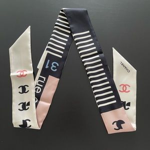 💕Chanel Slim  Bandeau Twilly💕